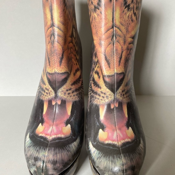 NWOT IRON FIST DON’T PUSSY FOOT BOOTIES - Picture 5 of 5
